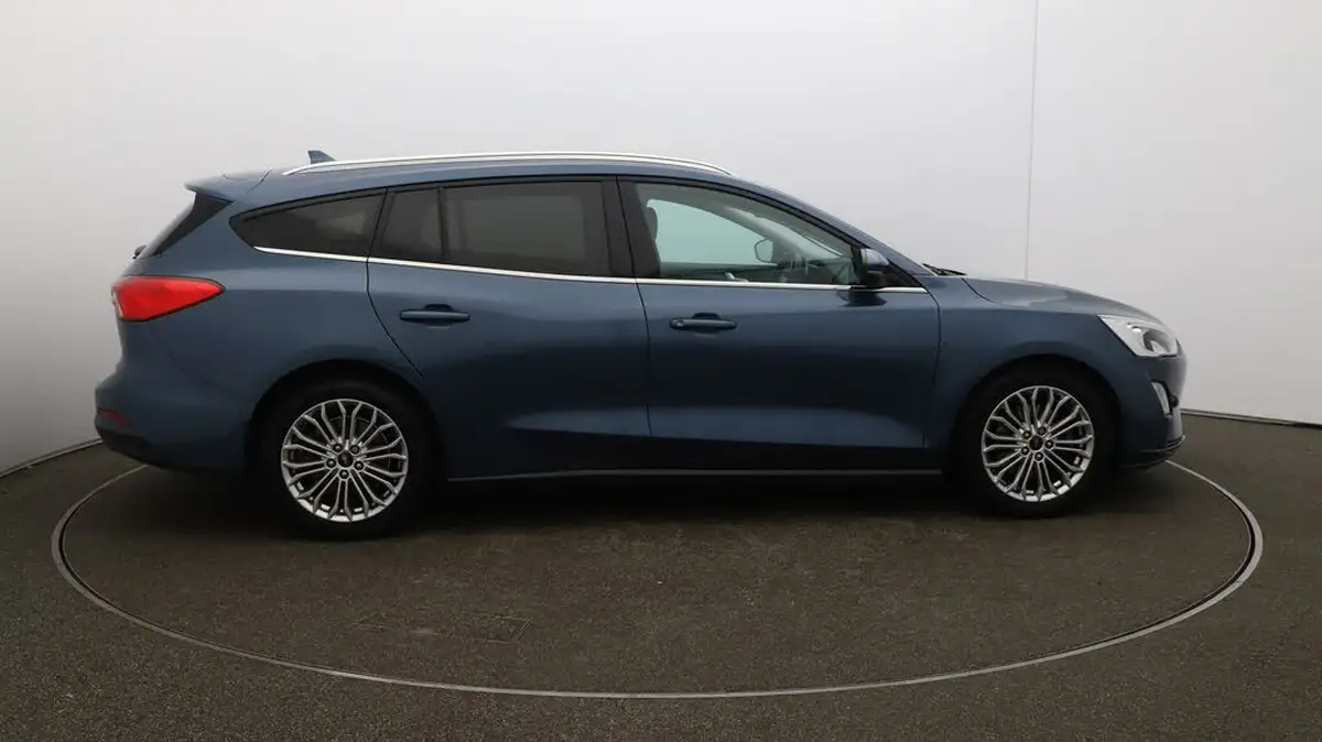 2019-ford-focus-10t-titanium-x-estate-auto-big-40