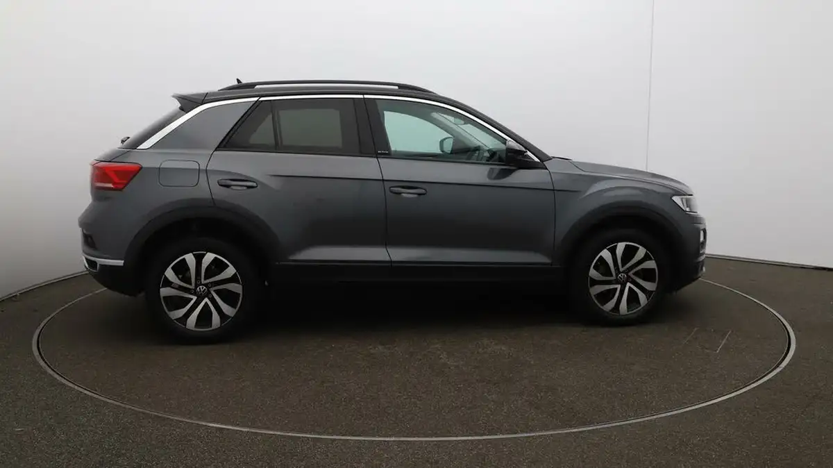 2021-volkswagen-t-roc-10-tsi-active-hatchback-5d-big-42