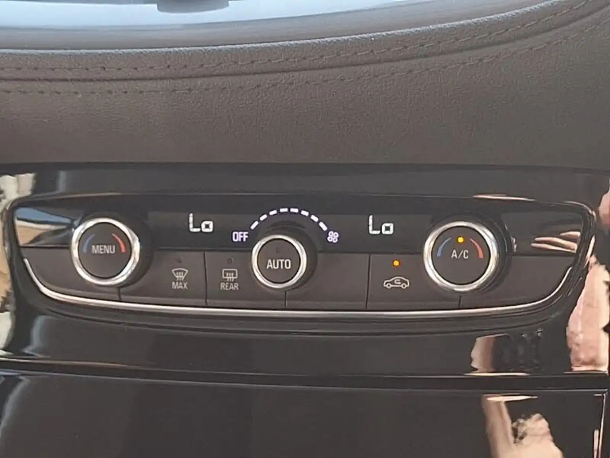 2020-vauxhall-grandland-x-12-sri-nav-auto-big-15