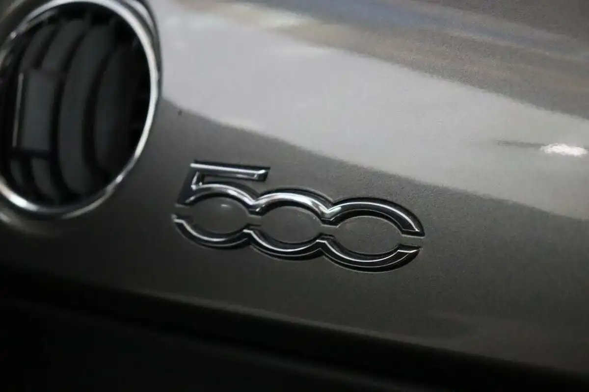 2022-fiat-500-10-dolcevita-big-14
