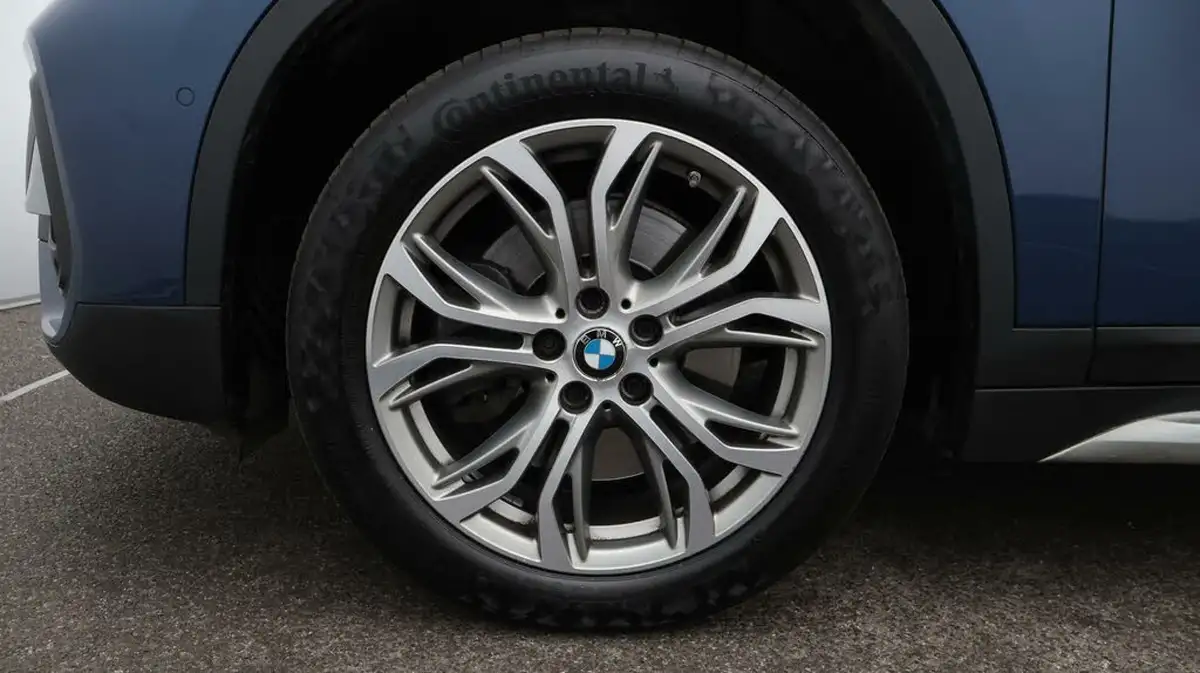 2022-bmw-x1-20-xdrive20i-xline-big-18