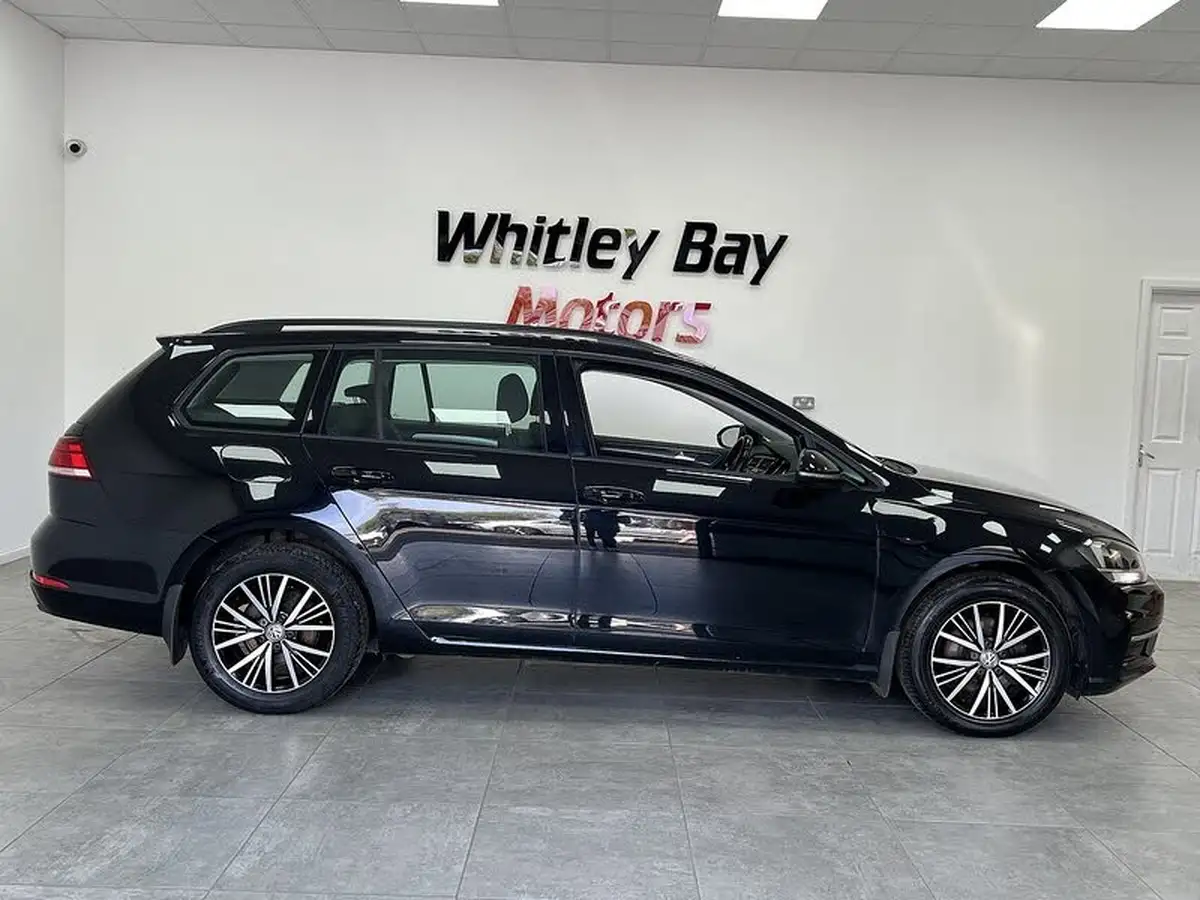 2019-volkswagen-golf-16tdi-se-estate-5d-big-1