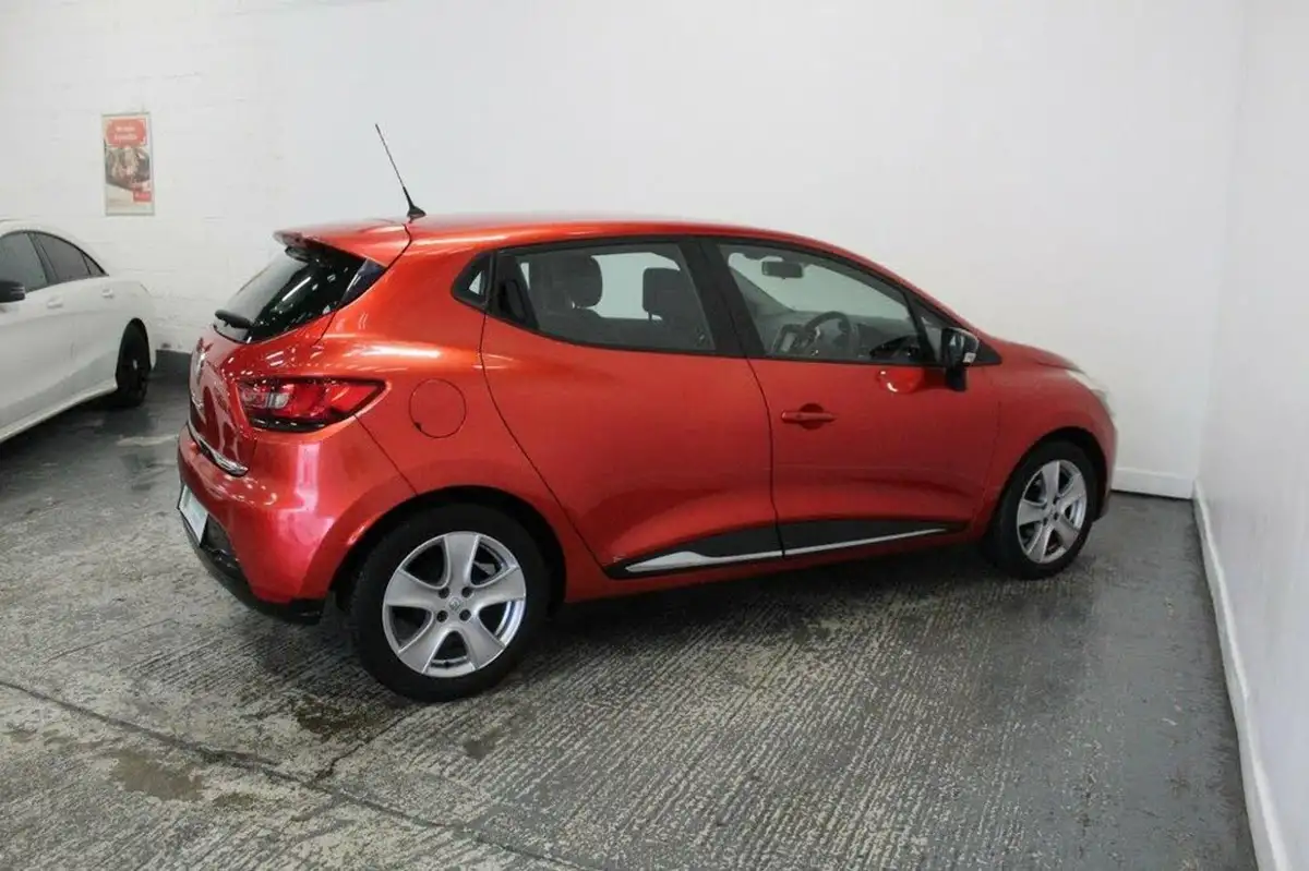 2015-renault-clio-12-dynamique-nav-big-7