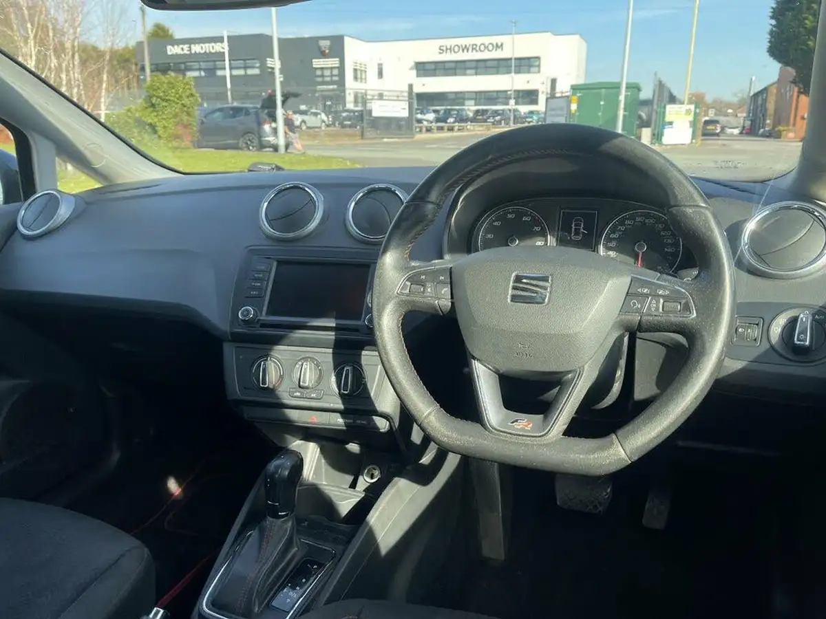 2017-seat-ibiza-10-ecotsi-fr-technology-hatchback-5d-big-11