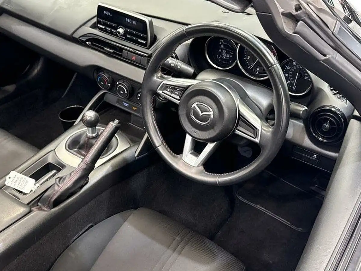 2019-mazda-mx-5-15-se-big-2