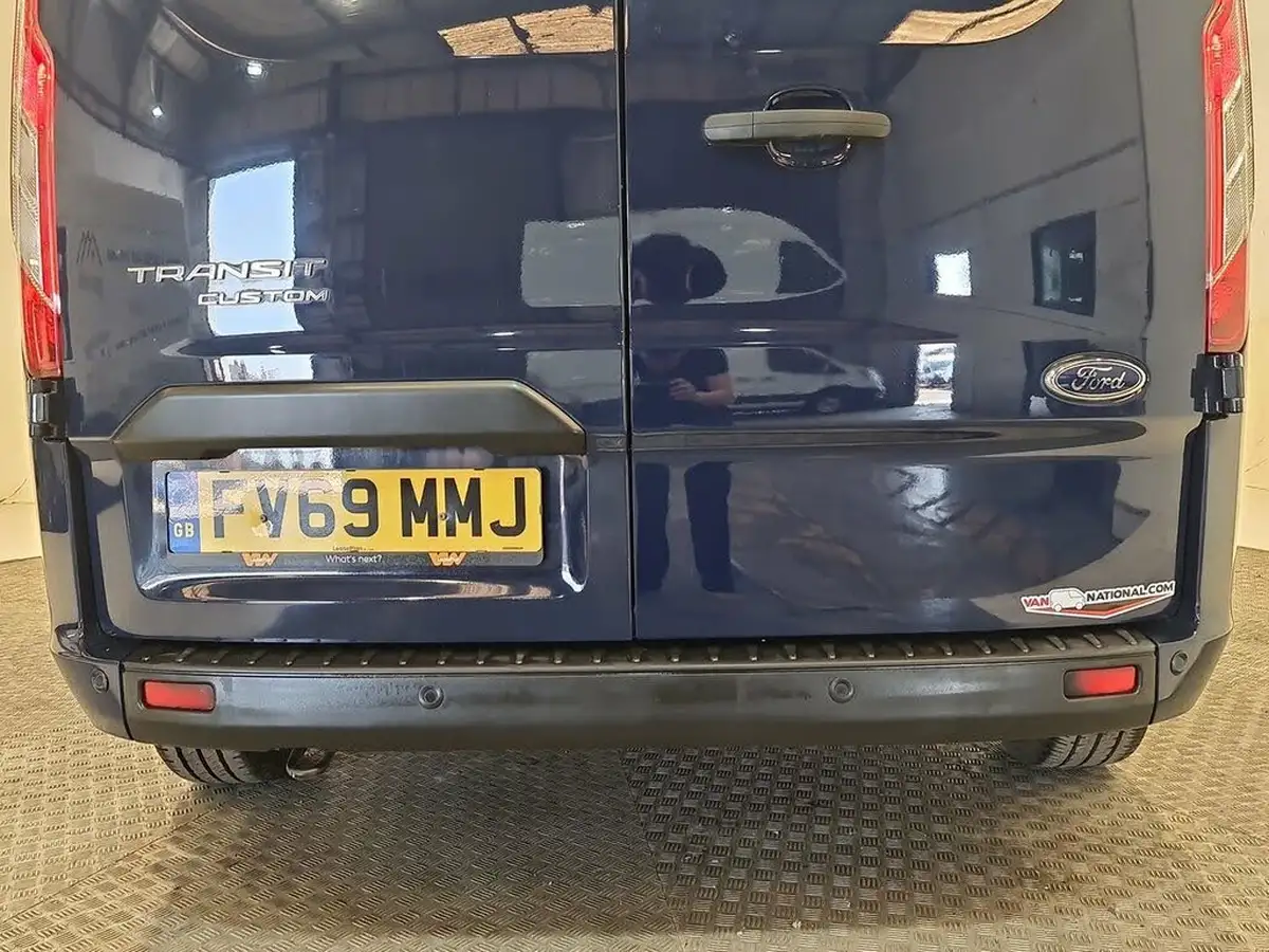 2020-ford-transit-custom-20tdci-320-l1h1-trend-105pseu6dt-panel-van-big-24