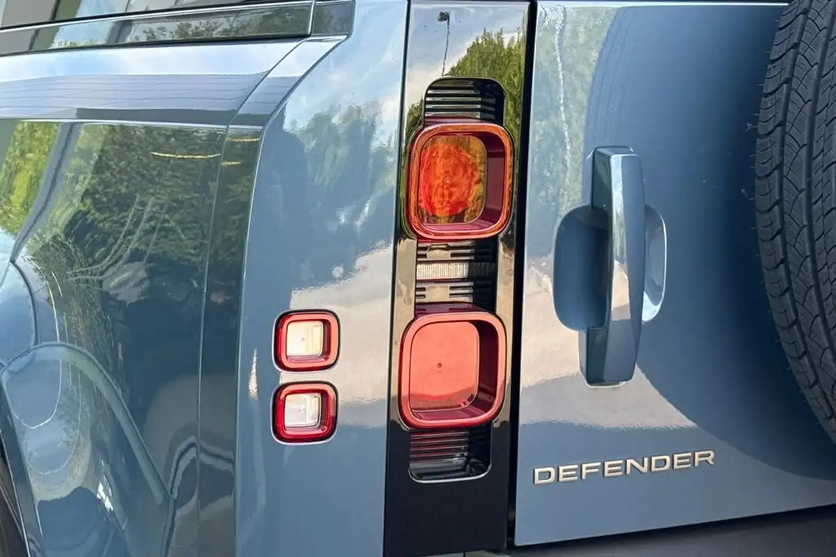 2023-land-rover-90-defender-30-d250-x-dynamic-hse-big-19