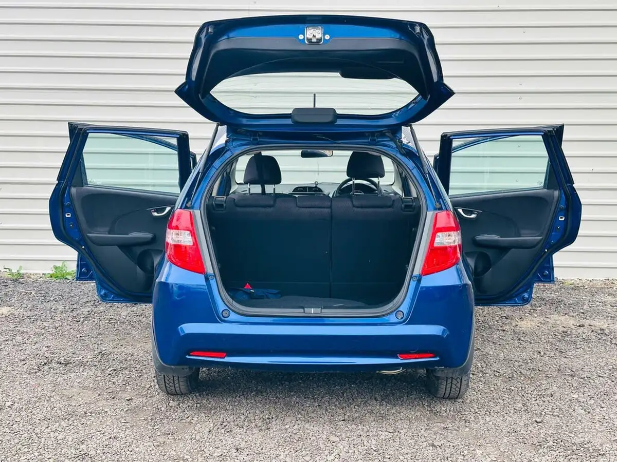 2011-honda-jazz-14-es-big-24