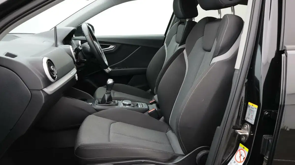 2022-audi-q2-10-30-tfsi-sport-big-14