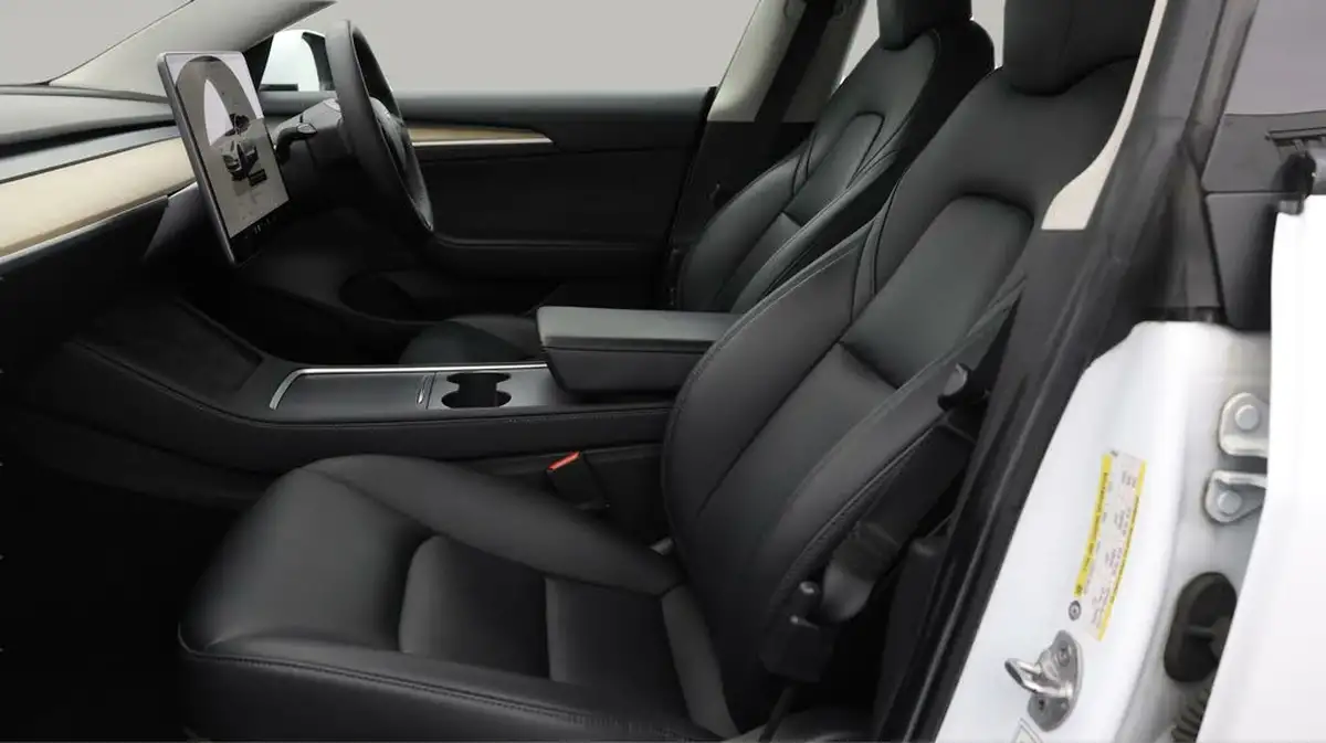 2020-tesla-model-3-e-long-range-big-13