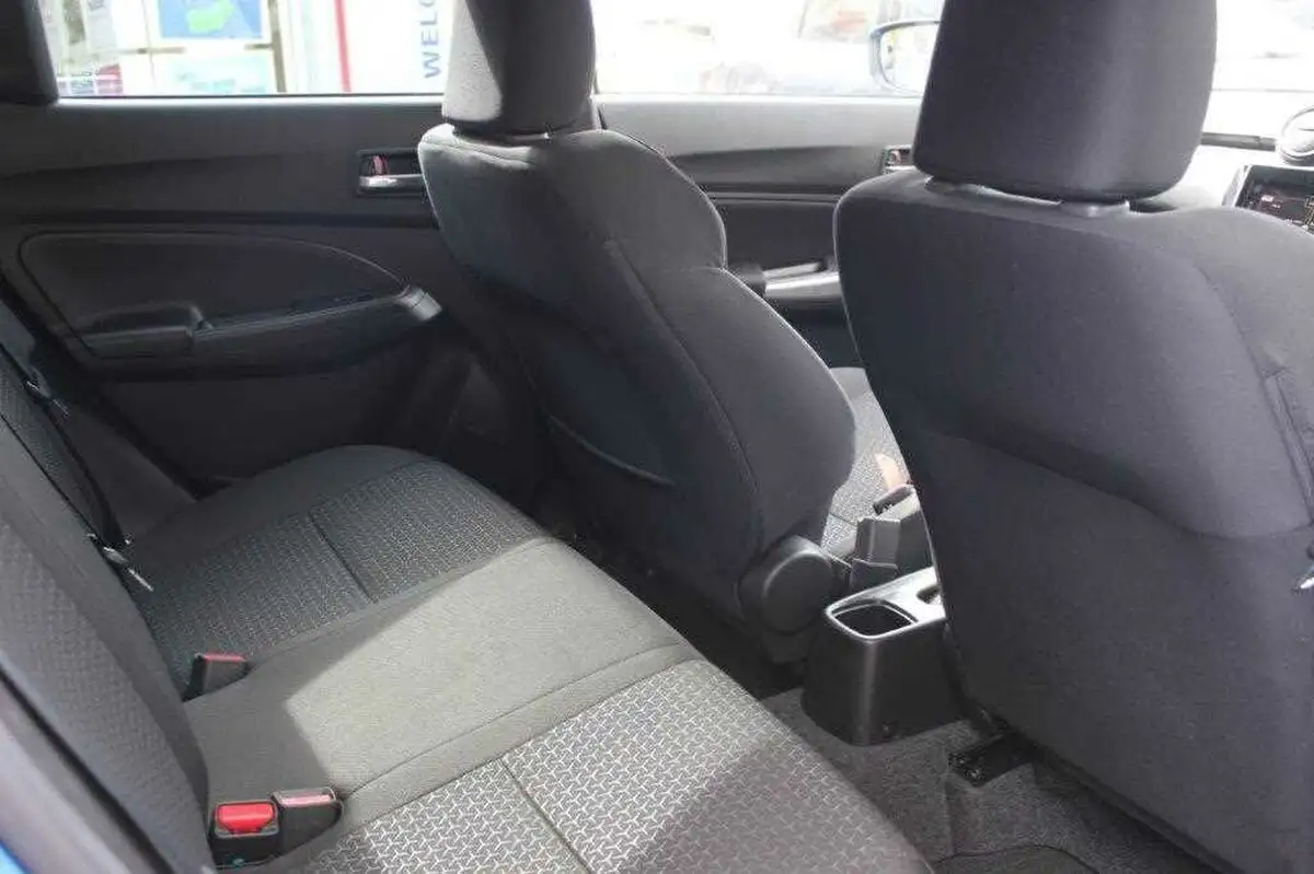 2023-suzuki-swift-12-dualjet-sz5-cvt-big-36