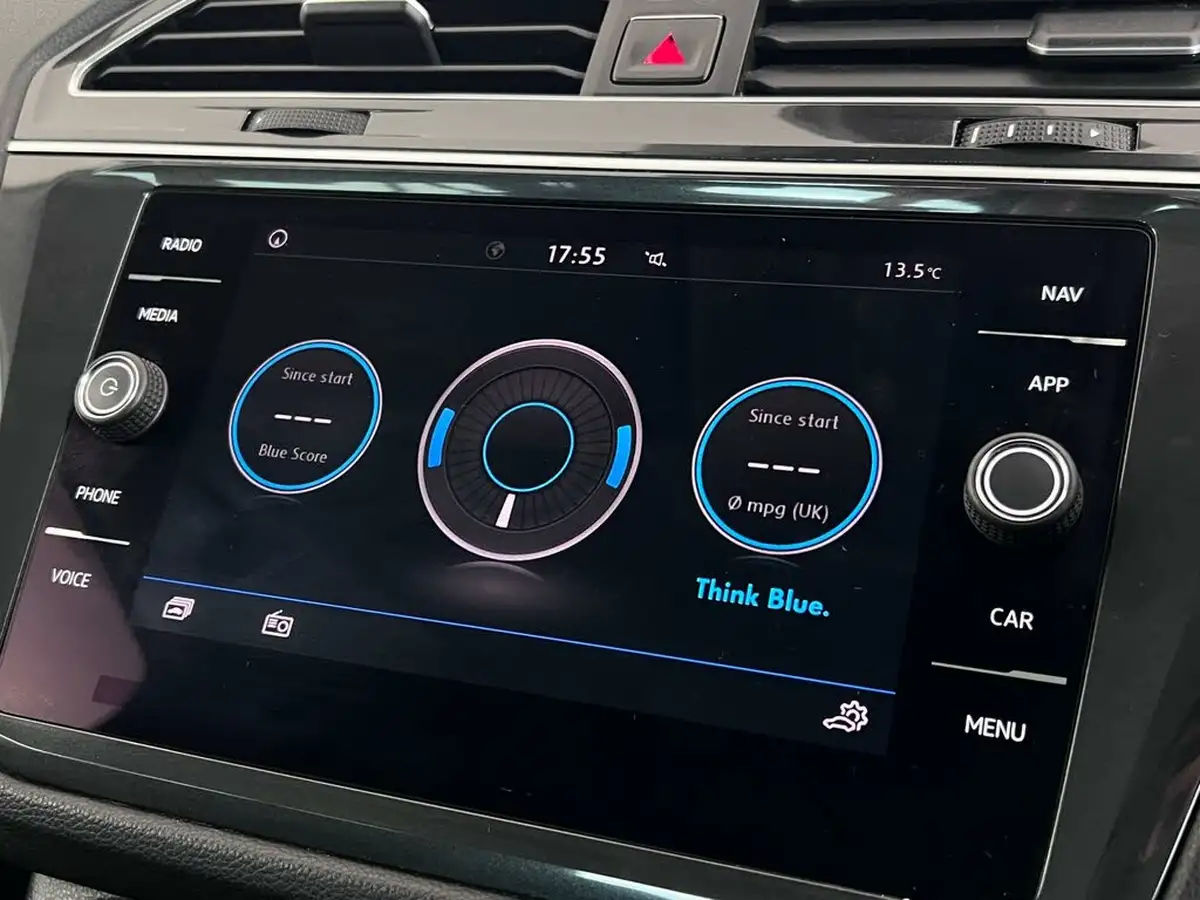 2018-volkswagen-tiguan-20tdi-se-navigation-150ps-ss-dsg-big-21