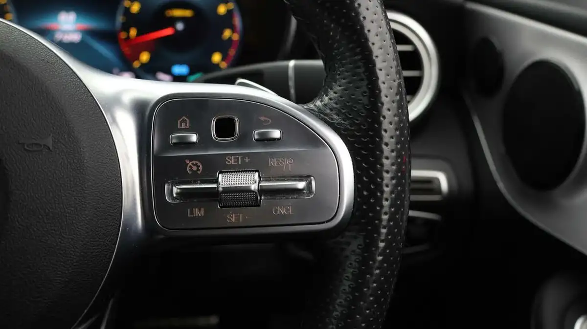 2019-mercedes-benz-c-class-15-c200-amg-line-premiumss-coupe-2d-big-21