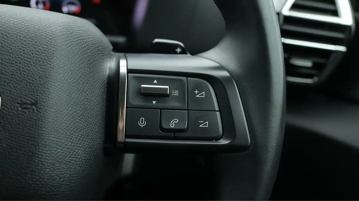 2022-citroen-c4-big-25