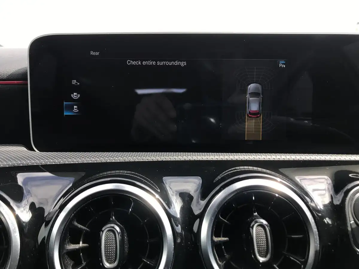 2020-mercedes-benz-a-class-13-a180-amg-line-executive-hatchback-5d-7g-dct-big-18