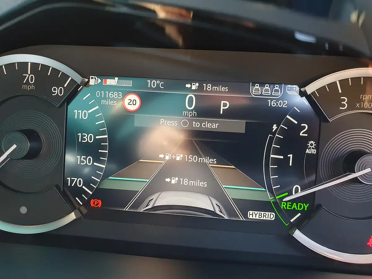 2021-land-rover-range-rover-evoque-15-p300e-r-dynamic-s-big-32