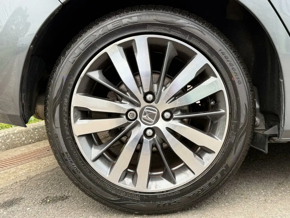 2019-honda-jazz-13-i-vtec-ex-navi-cvt-big-20