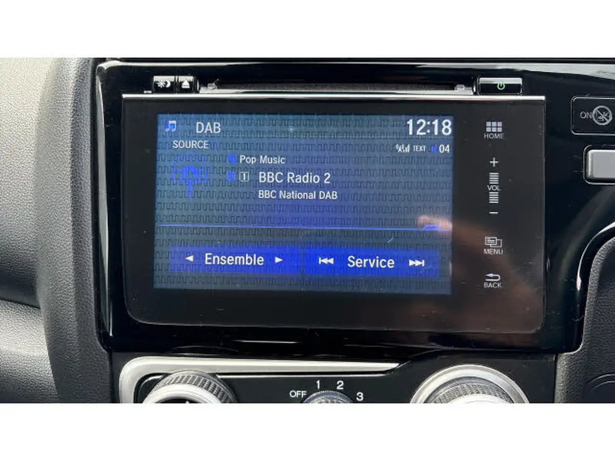 2019-honda-jazz-13-i-vtec-se-cvt-big-26