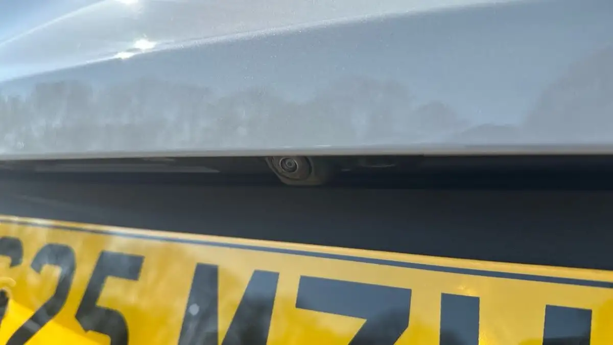 2025-volvo-ex40-e-ultra-big-34