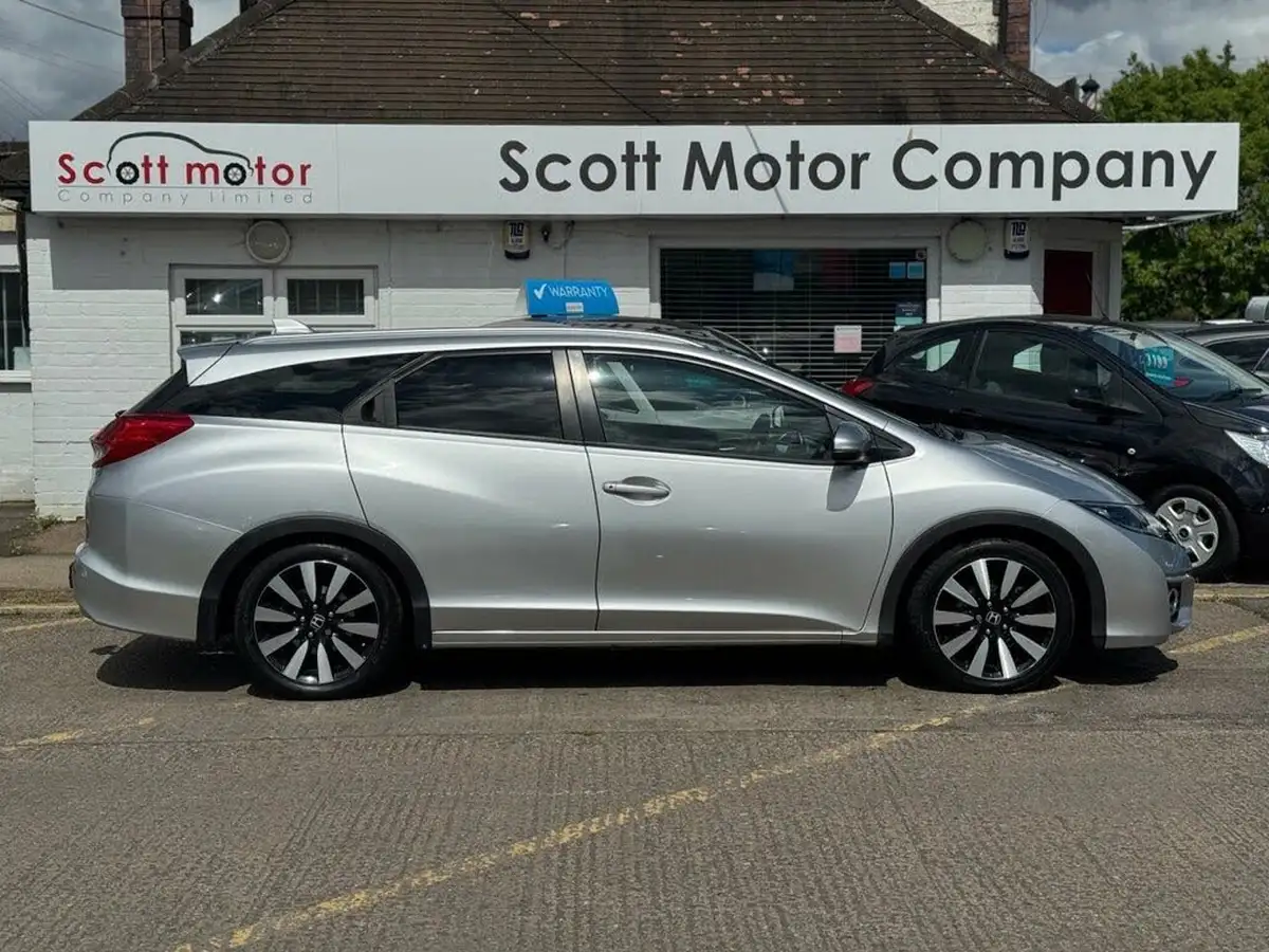 2015-honda-civic-16-i-dtec-sr-honda-connect-with-navi-tourer-big-7