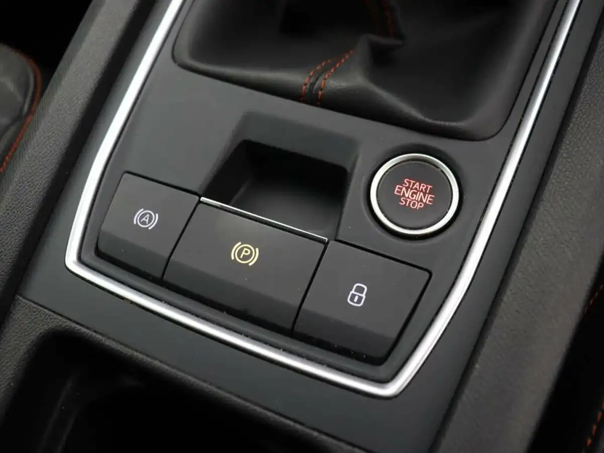 2021-seat-leon-15-tsi-evo-fr-130ps-estate-big-18