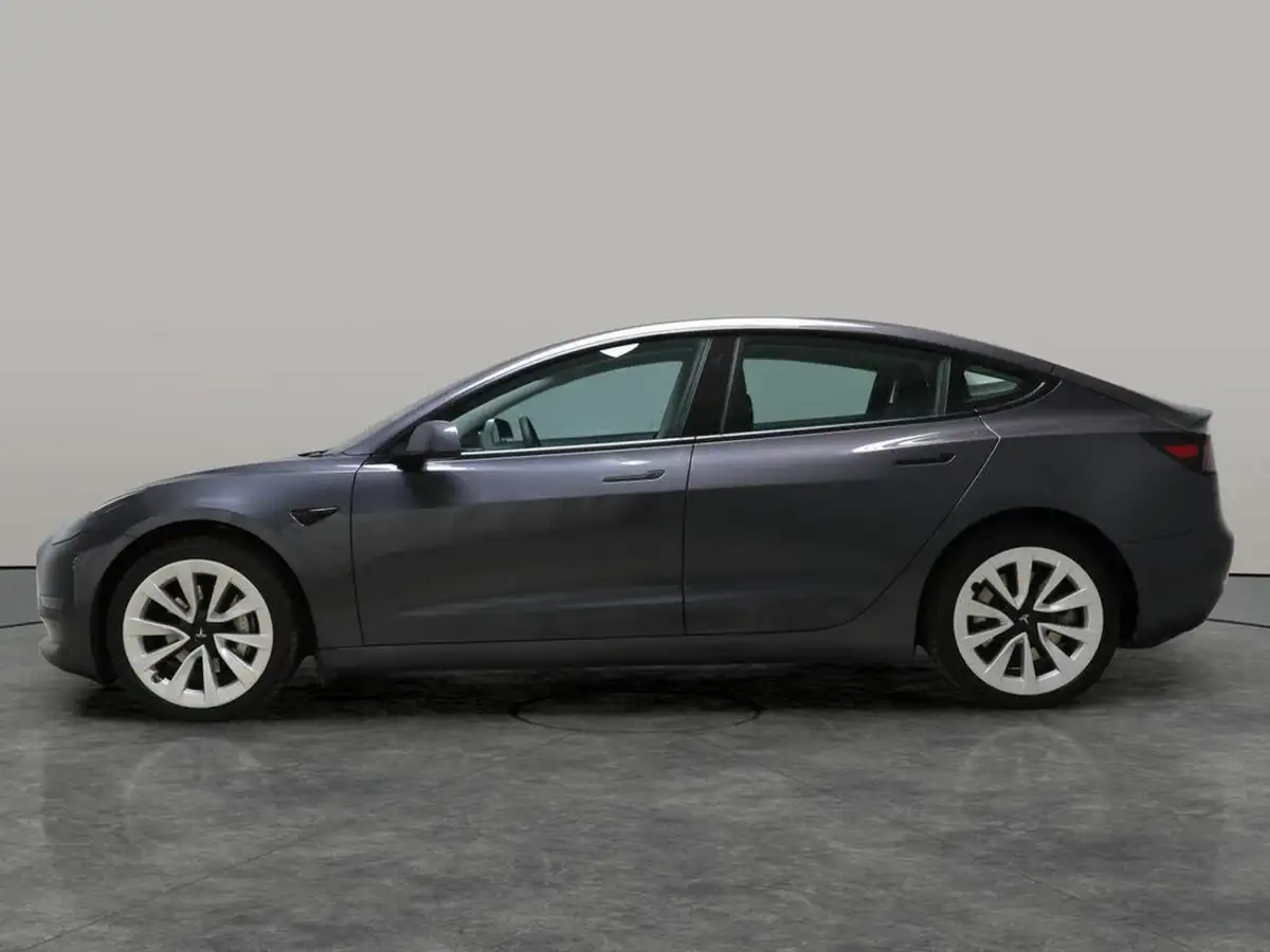 2022-tesla-model-3-e-long-range-big-14