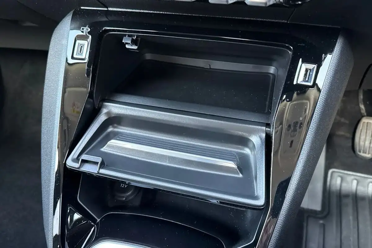 2021-peugeot-2008-suv-12-puretech-allure-130bhp-big-54