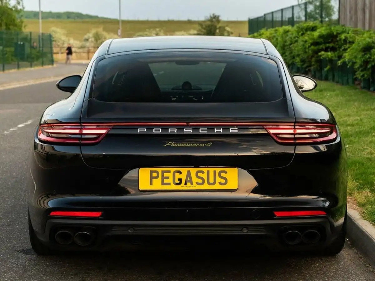 2018-porsche-panamera-29-v6-4-e-hybrid-sport-turismo-big-7