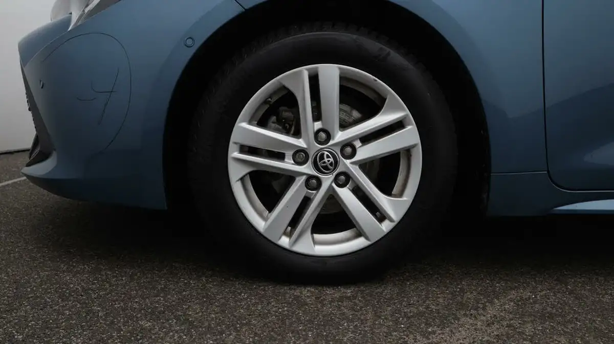 2021-toyota-corolla-18-vvt-i-icon-tech-trk-hatchback-5d-big-18