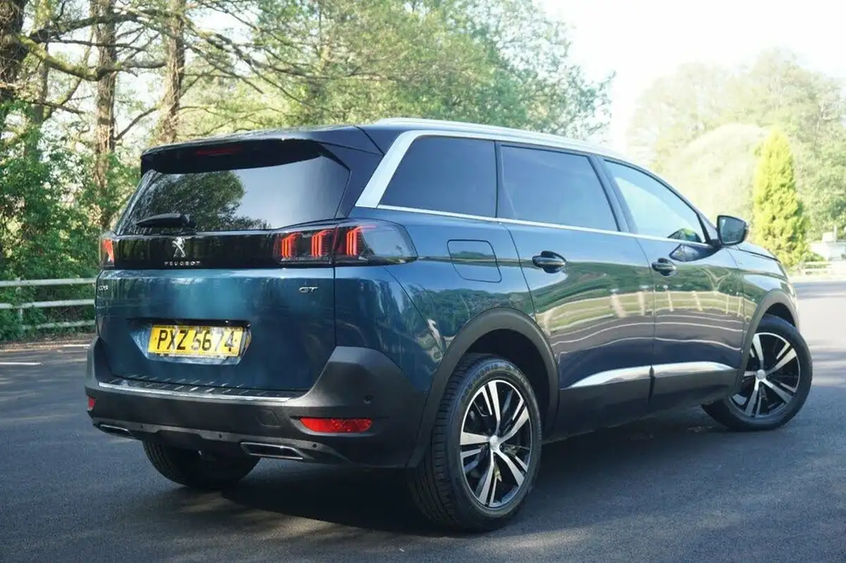 2021-peugeot-5008-suv-12-puretech-gt-big-9