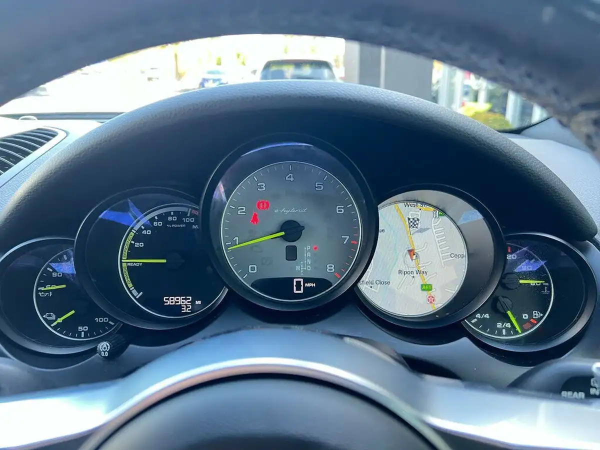2018-porsche-cayenne-30-s-e-hybrid-platinum-edition-big-35
