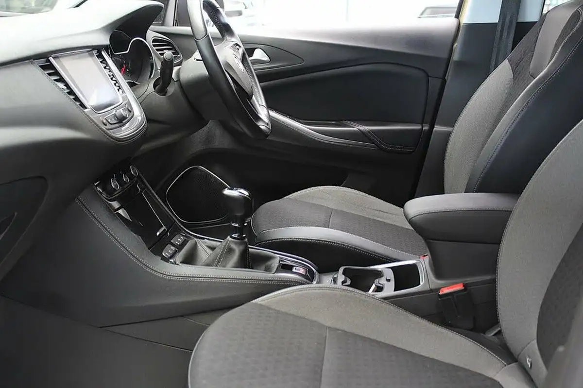 2018-vauxhall-grandland-x-12-sport-nav-130ps-big-22