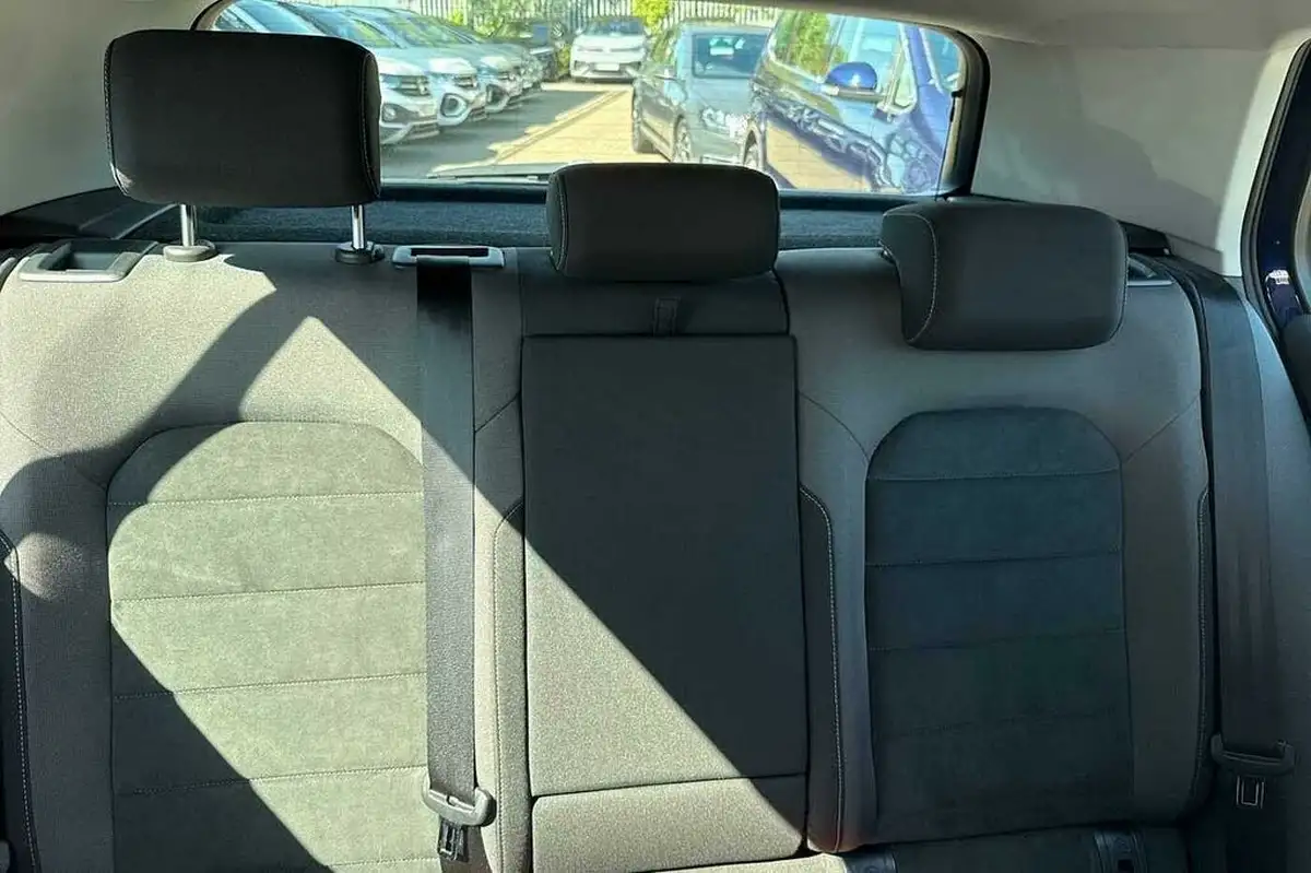 2019-volkswagen-golf-16tdi-gt-hatchback-5d-big-29