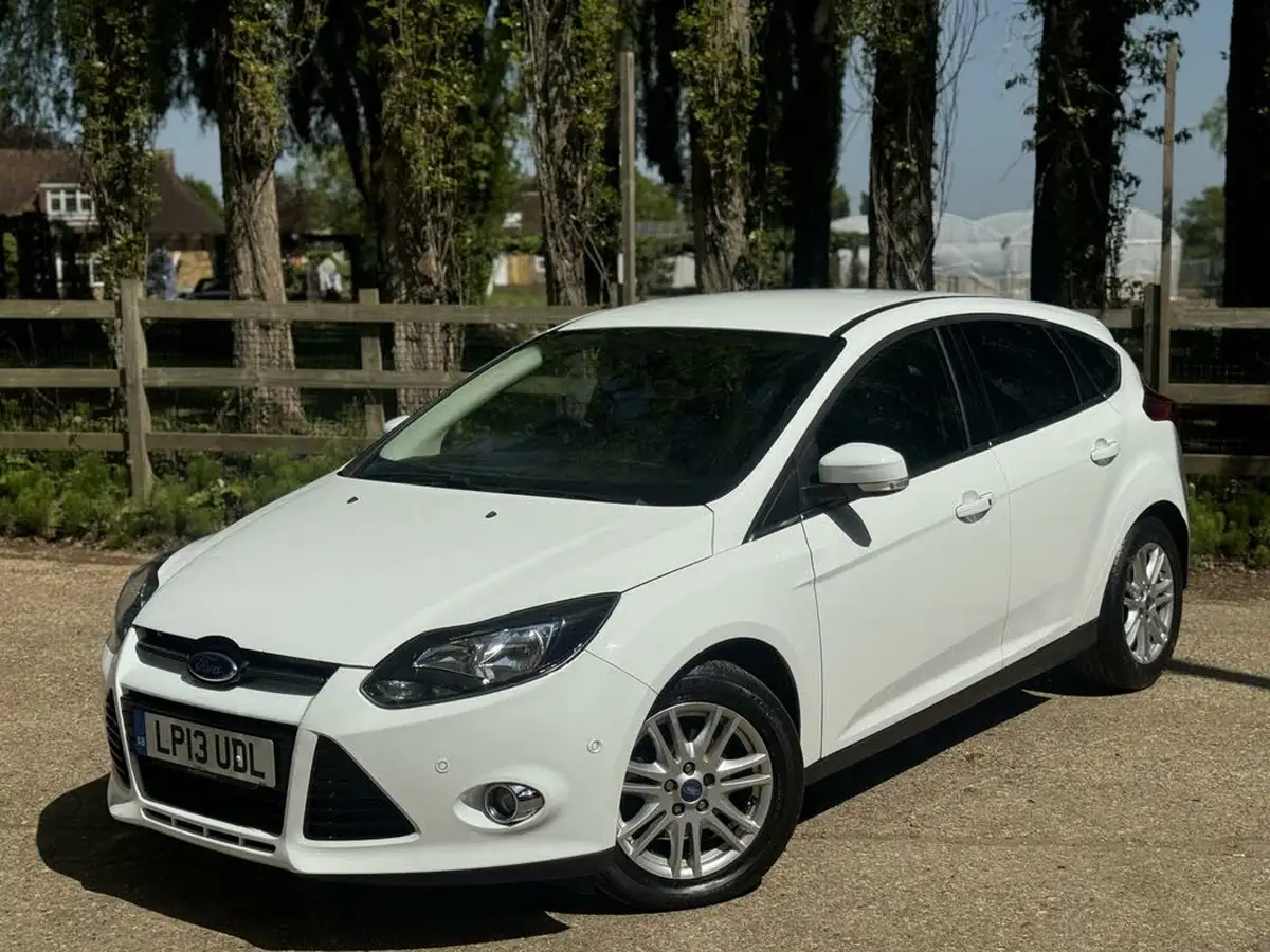2013-ford-focus-10-titanium-125ps-hatchback-big-11