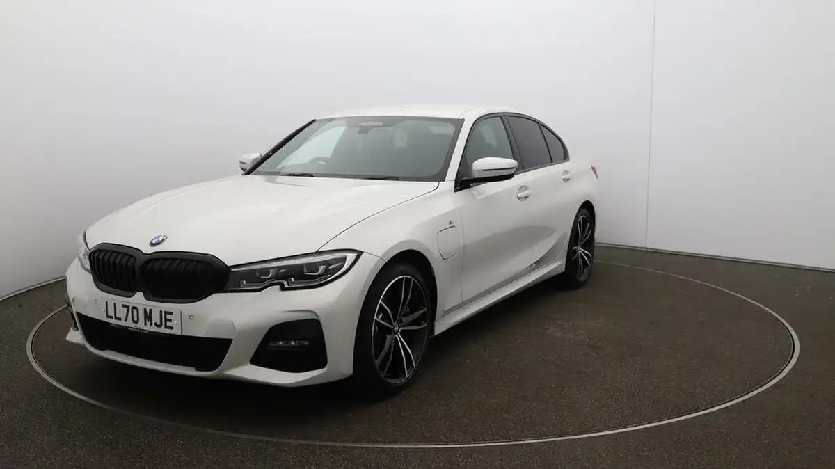 2020-bmw-3-series-20-330e-m-sport-saloon-4d-big-29