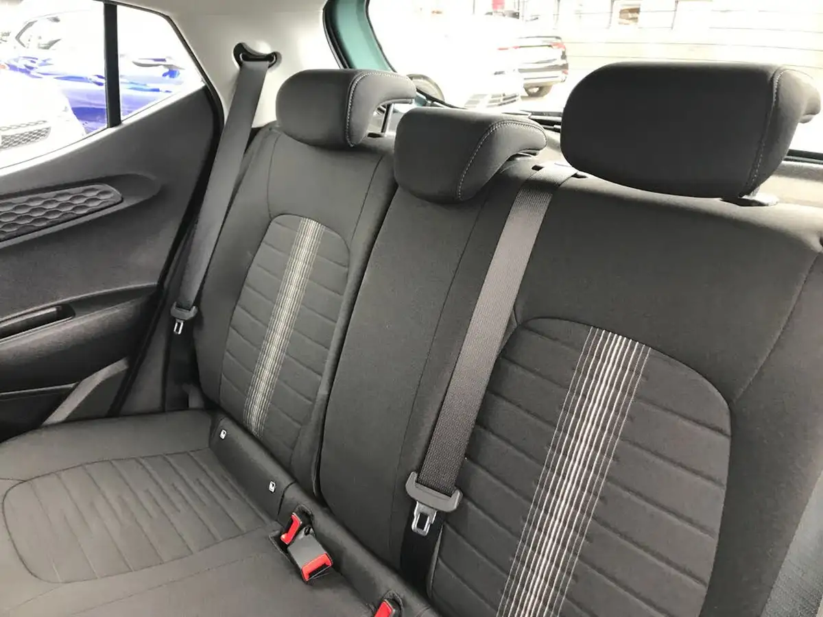 2022-hyundai-i10-12-se-connect-auto-big-5