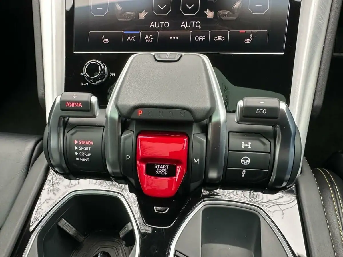 2020-lamborghini-urus-40-no-trim-big-33
