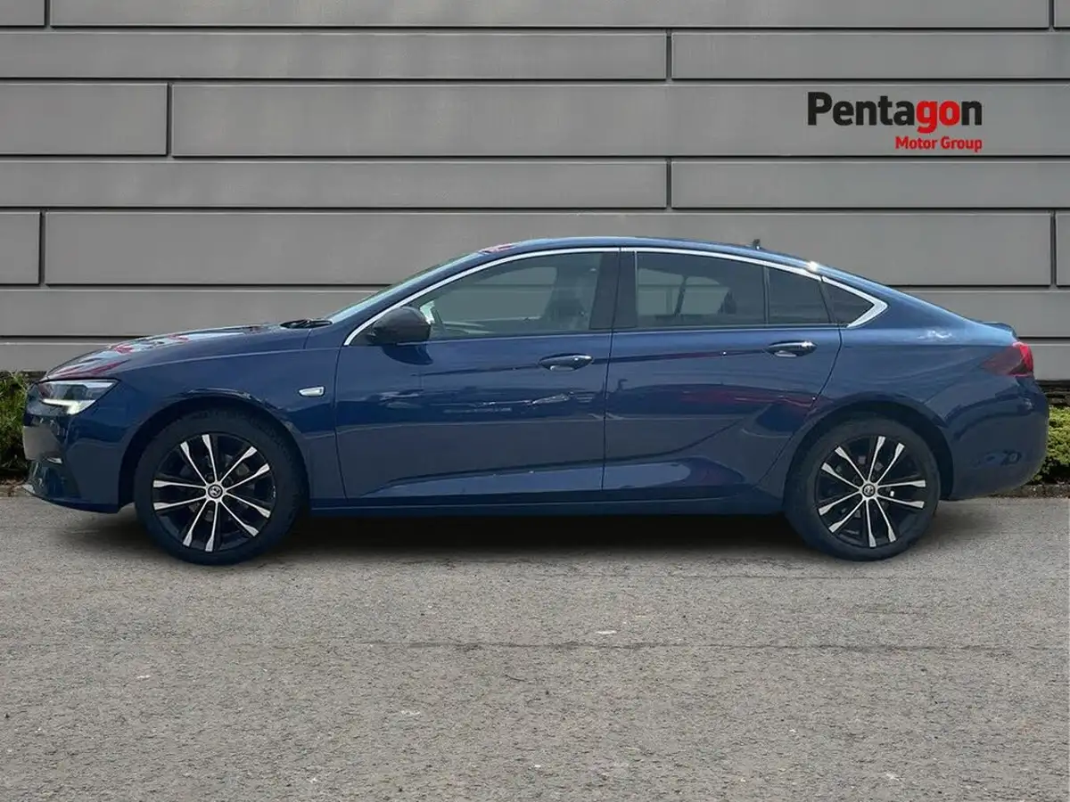 2021-vauxhall-insignia-grand-sport-15-turbo-d-ultimate-nav-big-11