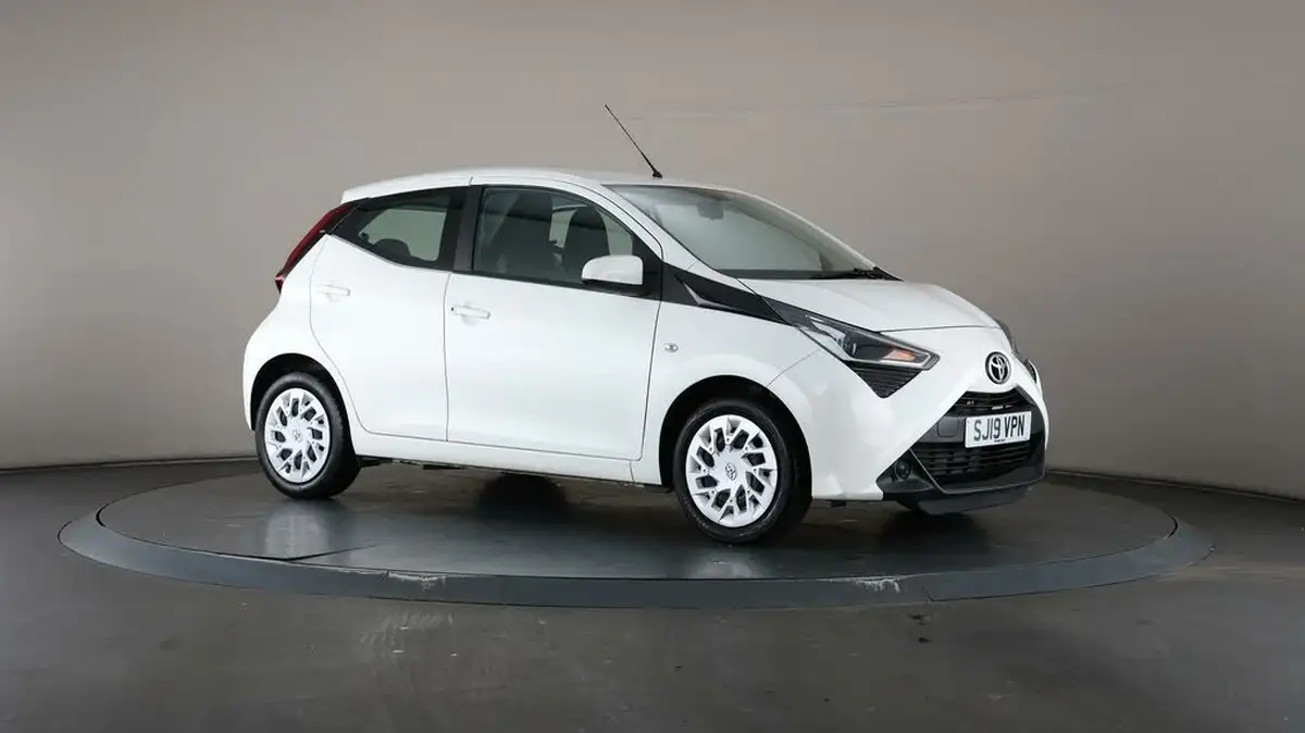 2019-toyota-aygo-10-vvt-i-x-play-big-45