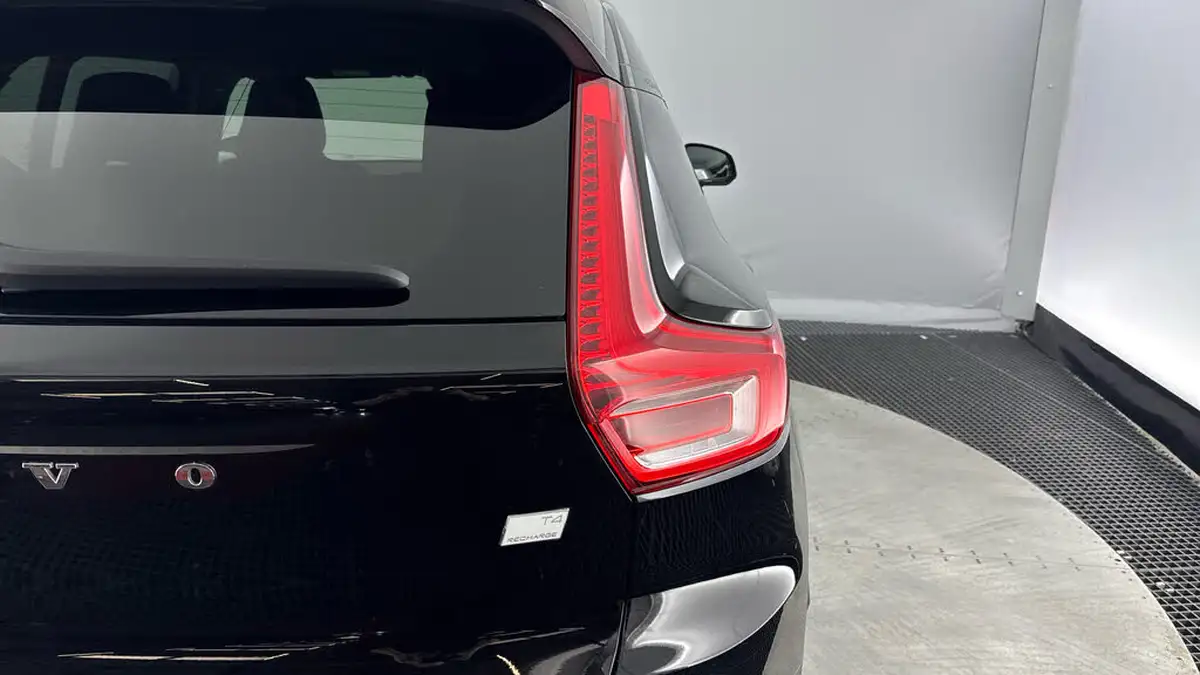 2021-volvo-xc40-15-t4-r-design-208bhp-big-21