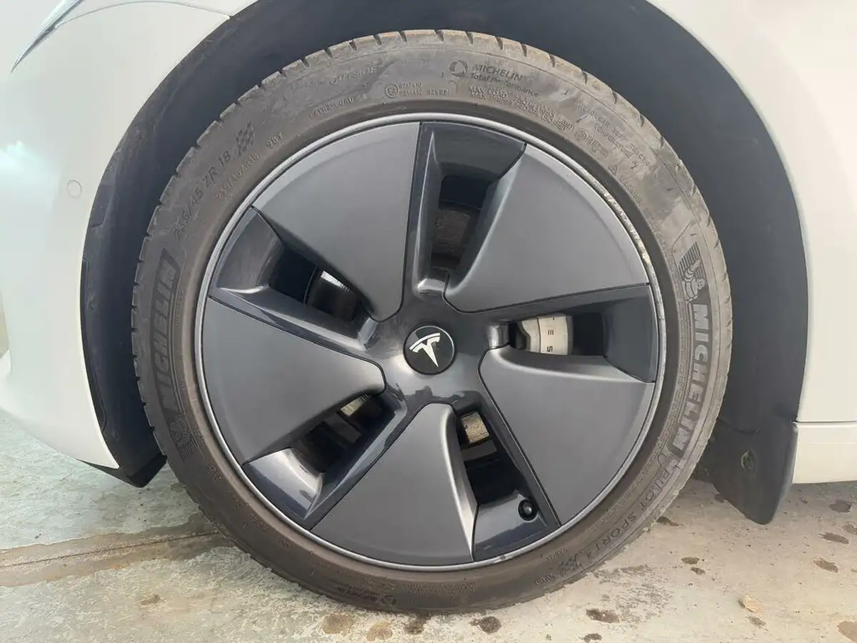 2021-tesla-model-3-e-long-range-awd-big-23