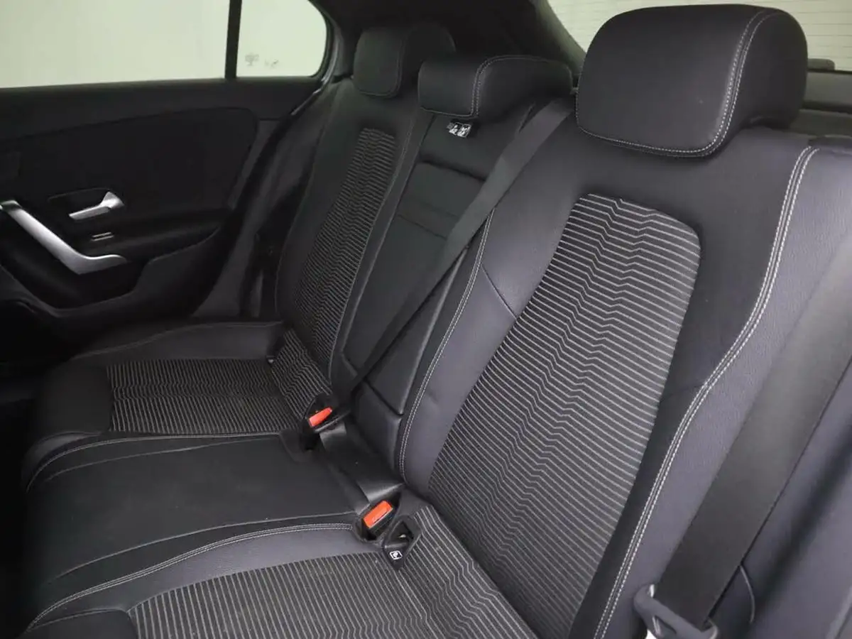 2019-mercedes-benz-a-class-15d-a180d-sport-premium-hatchback-5d-7g-dct-big-9