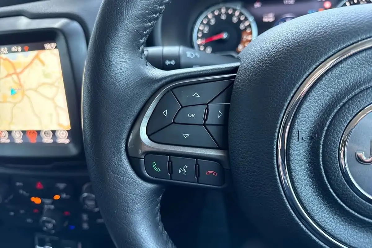 2021-jeep-renegade-10-gse-limited-big-37