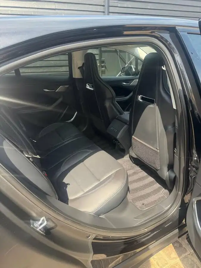 2021-jaguar-i-pace-ev400-hse-big-19