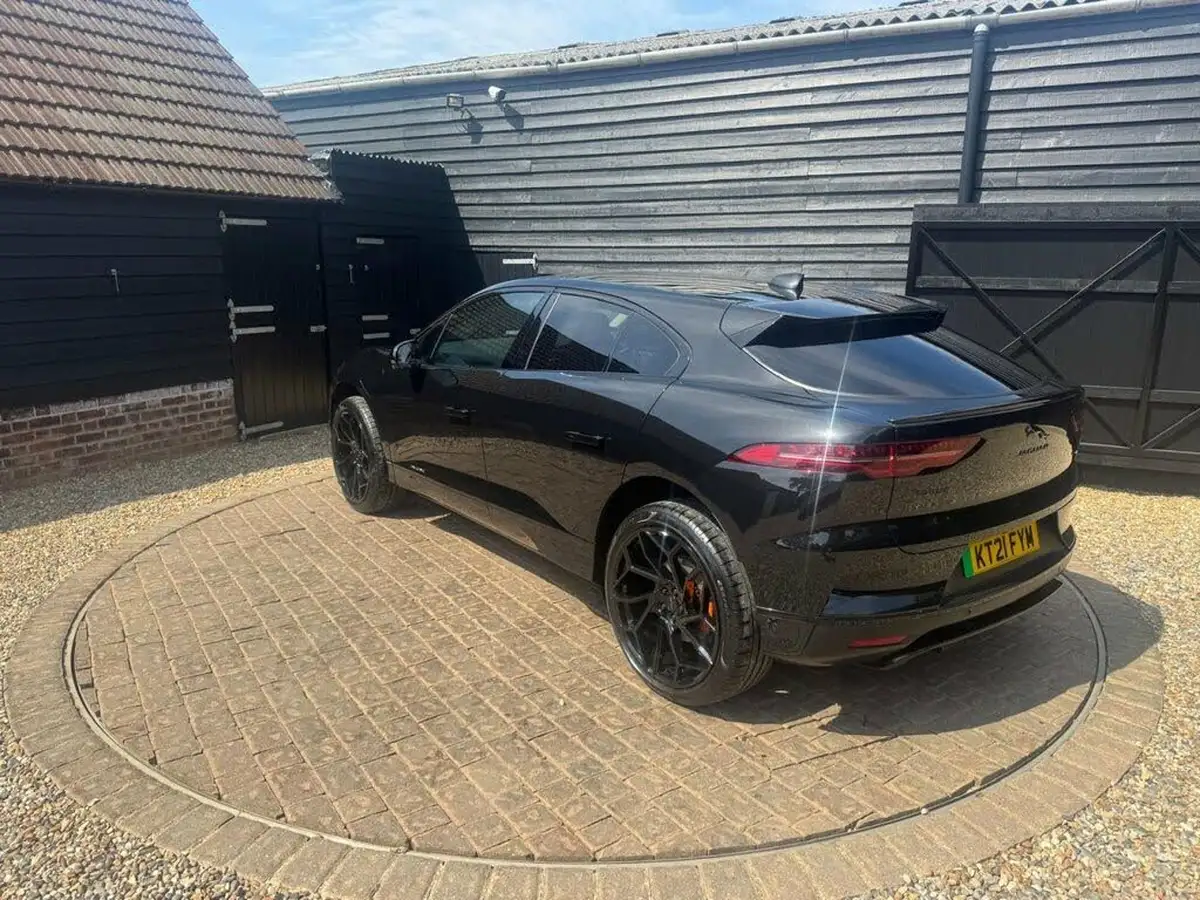 2021-jaguar-i-pace-ev400-hse-big-47