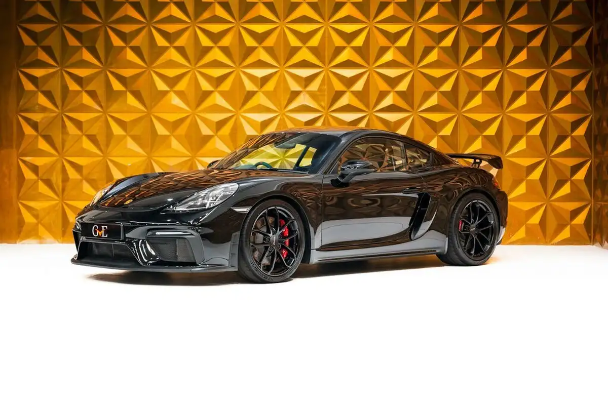 2022-porsche-cayman-718-40-cayman-gt4-big-3