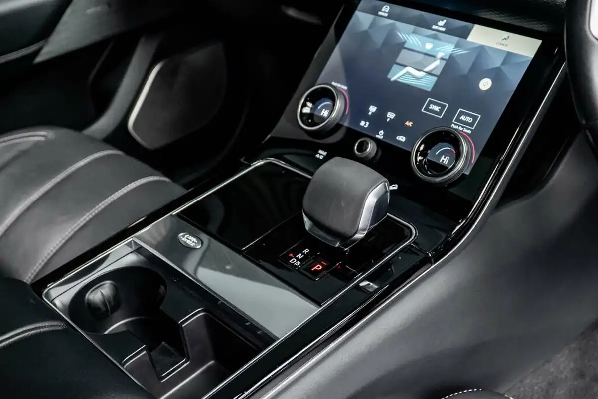 2021-land-rover-range-rover-velar-20-d200-velar-edition-big-32