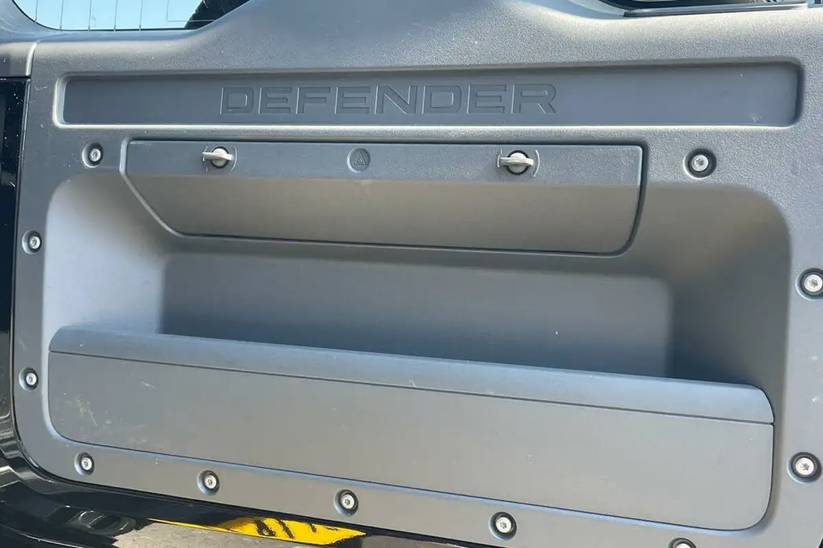 2024-land-rover-110-defender-30-d350-x-dynamic-hse-big-30
