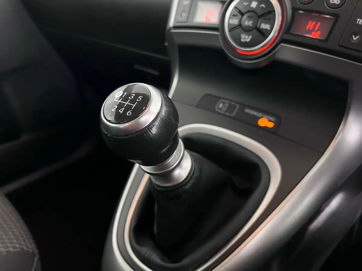 2016-toyota-verso-16d-d-4d-trend-big-25