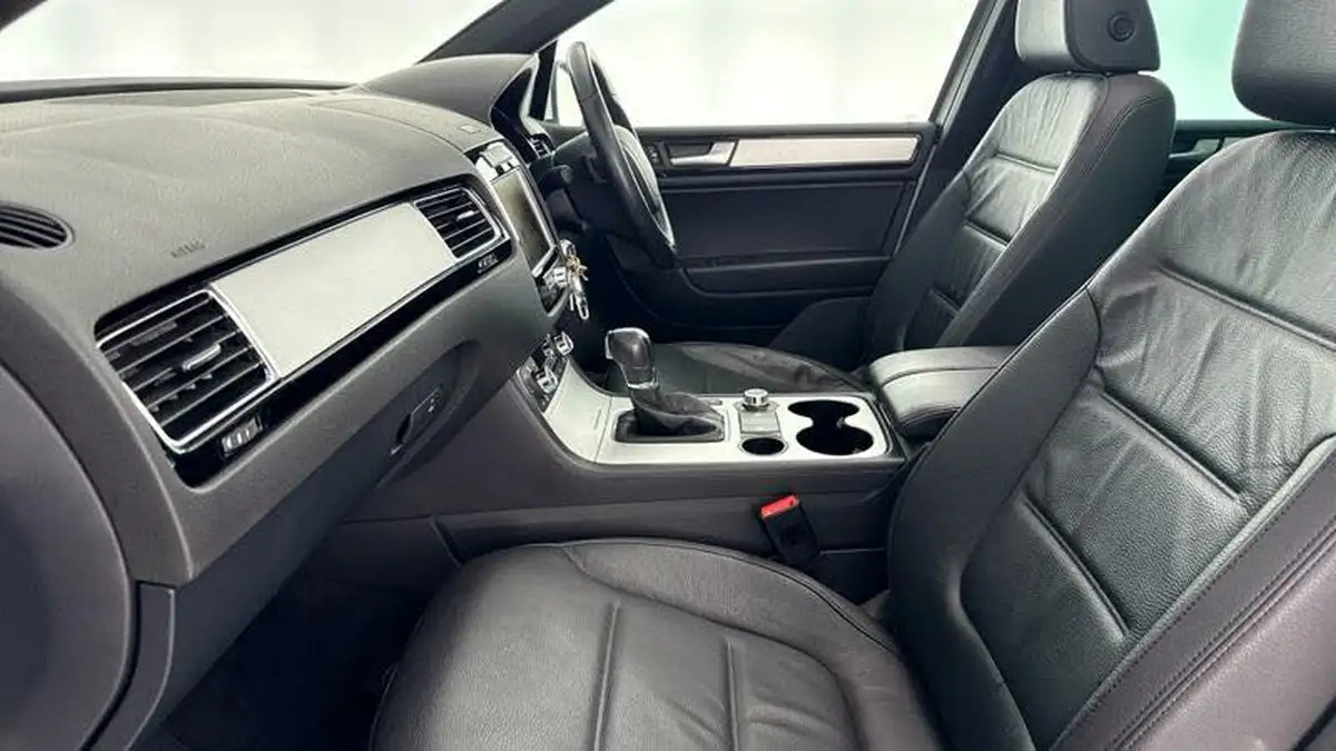 2014-volkswagen-touareg-30td-r-line-245ps-bmtss-big-40